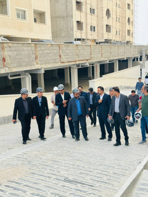 بازدید رئیس سازمان نظام مهندسی ساختمان از پروژه‌های نهضت ملی مسکن در بندرعباس